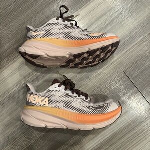 Hoka Clifton 9 GTX Running Shoes W6